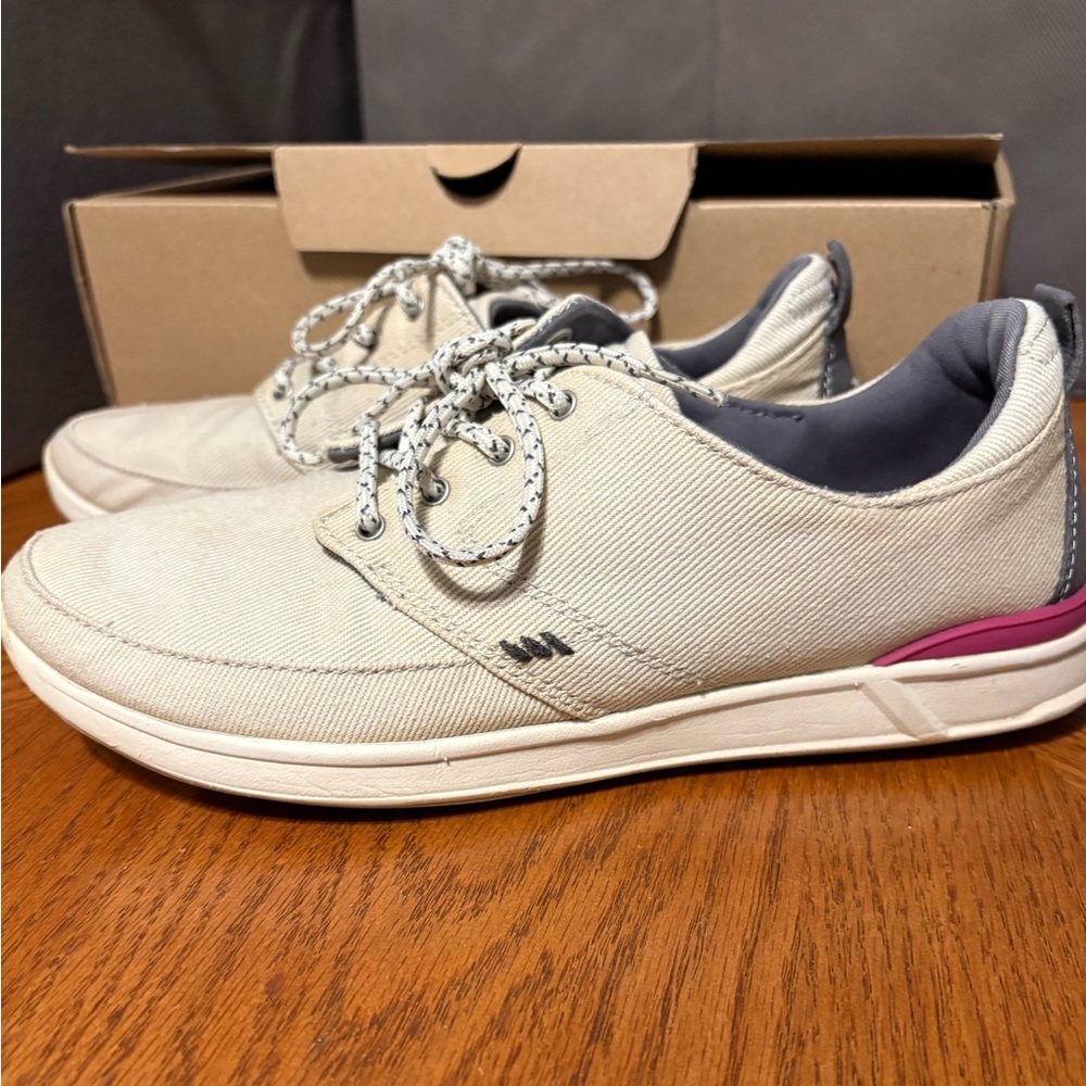Reef Rover low size 8